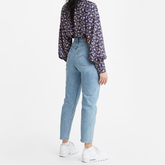 Levi WEDGIE STRAIGHT FIT WOMEN'S JEANS - Picture 2 of 6